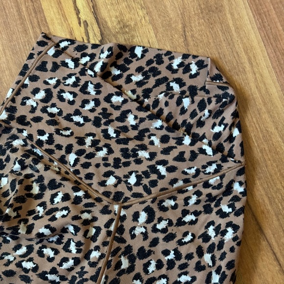 American Eagle /Aerie crossover bike shorts leopard print size XS - Picture 1 of 2